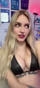 Nudes giveaway hey i m going live tomorrow if you tip in advance for