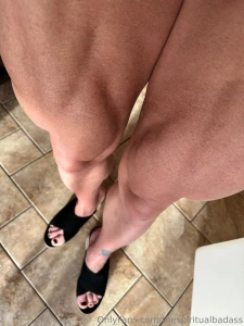 How about dem legs happy monday