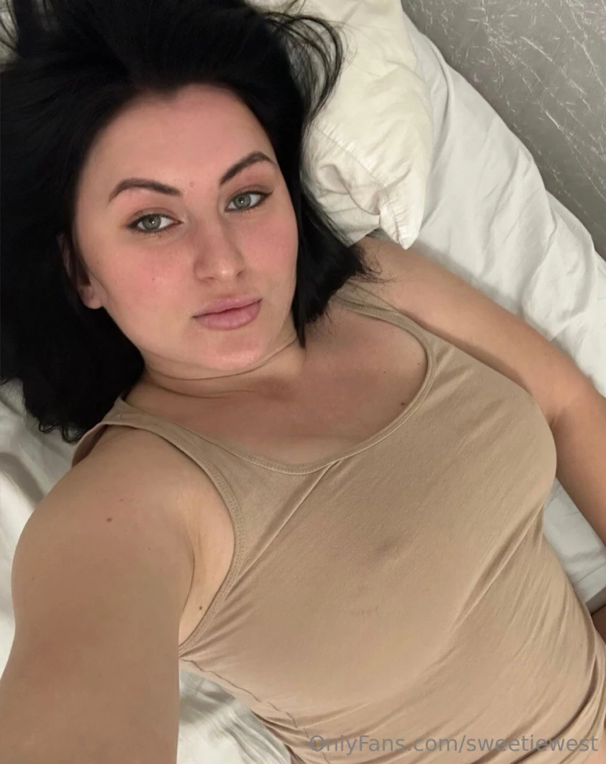 My twins are bored will your dick keep them a company 