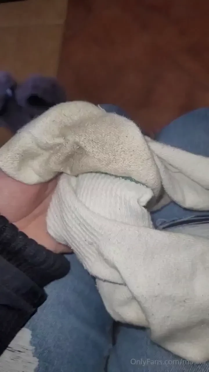 Sock lints on toes so much 