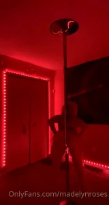 Good morning loves just a little dance for you you can request your