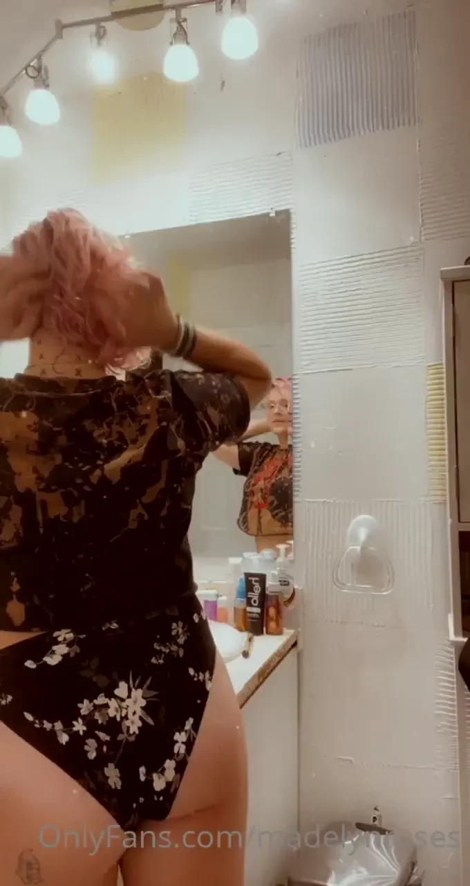 What are your sweet dreams made of boys 