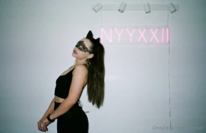 Which do you prefer mask or glasses