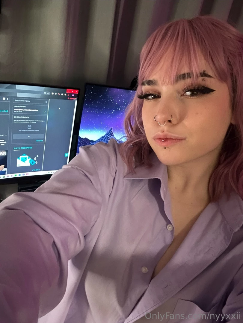 Dm me lets try this whole onlyfans thing 