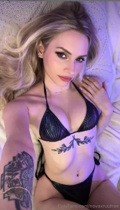 If you re new here i love doing cock rates tip me 50 if you want a