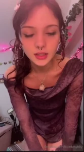 Hii here s a different kind of video where it s like a un get ready