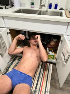 Need plumber to fix your pipes i can be very handy