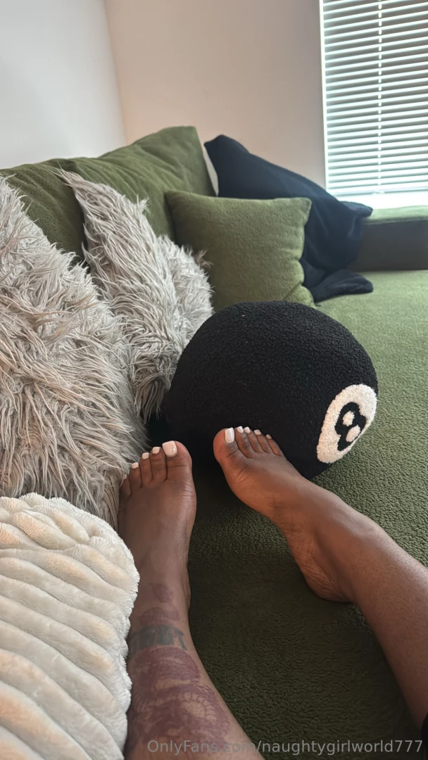 I think i wanna get more into foot worship 