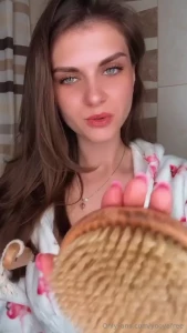 A pretty surprise before bed from my bathroom join only yooya for your