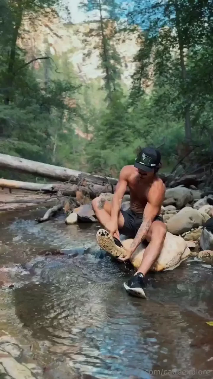 Mid-hike cool down i found this little spot off the beaten path and 