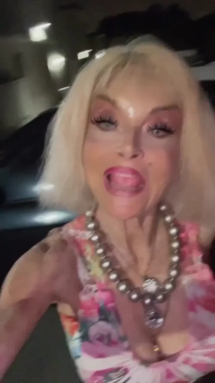 In the sexy pink mood what do u want to see people part 1 