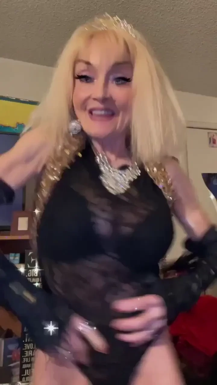 Hip hopping into my sexy holiday spirit happy holidays part 1 