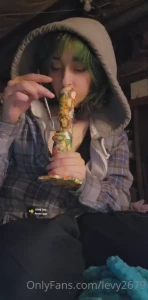 Smoking vid for ya lovelies