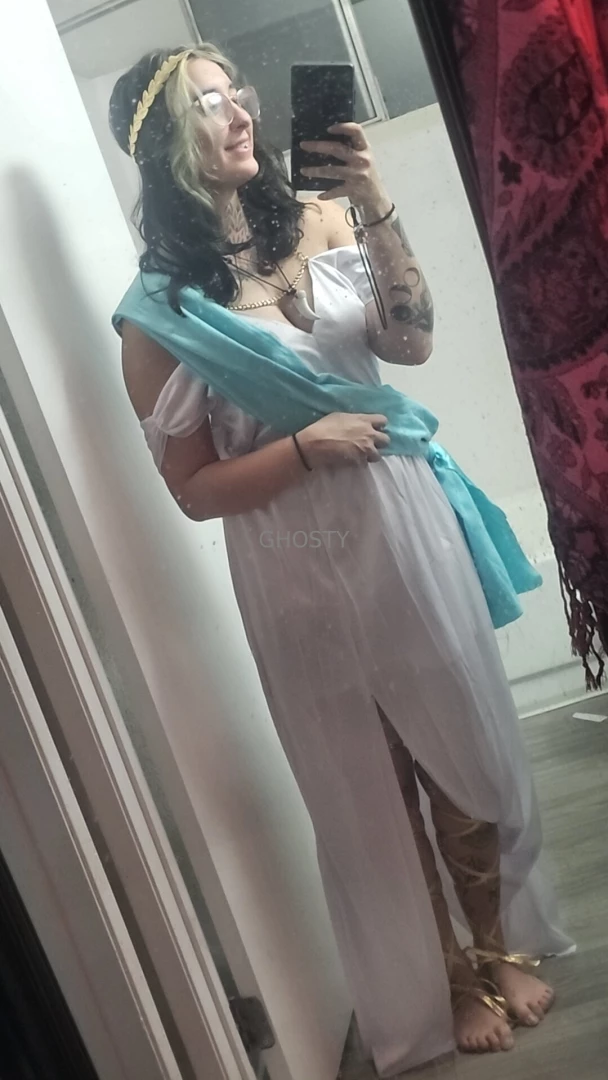 It s my birthday tomorrow so i m having a party tonight here is my fit part 1 