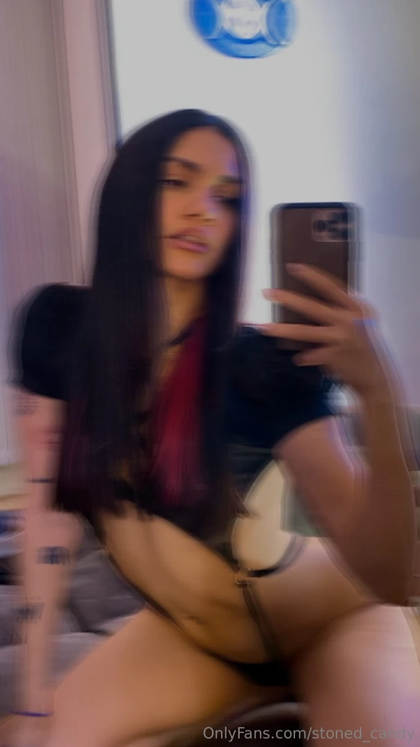 Si ntete libre de pedirme lo que quieras aqu estoy disponible mensajes 