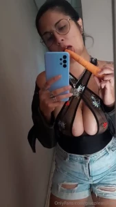 I can fuck my fucking ass and pussy with this carrot