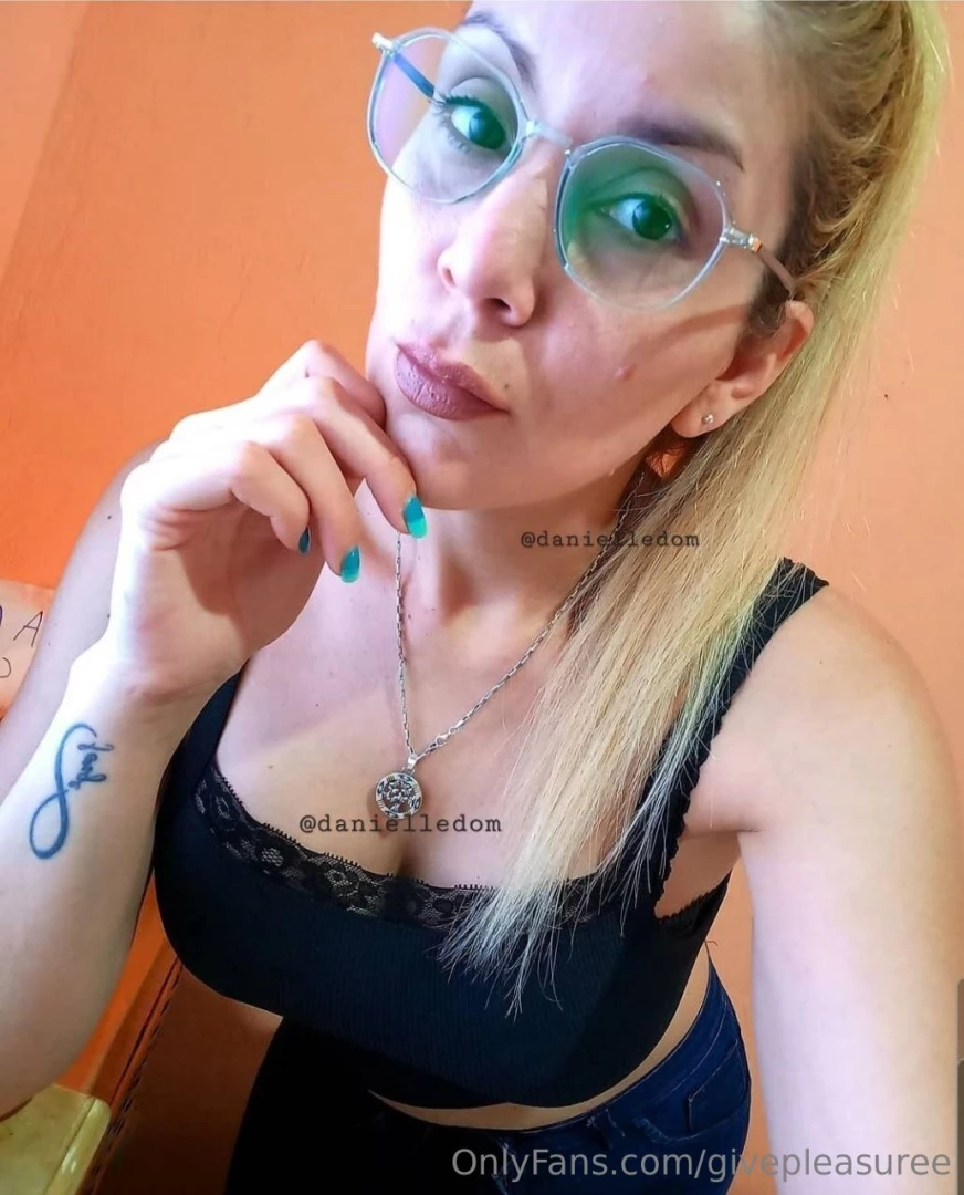 Danielledom danielledom hi sweetie i m looking for fun and you i grant part 4 