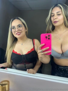 She is my new friend luna a sexy and hot blonde with a big ass willing