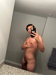 Learning the new angles in my new apartment lol gotta come up with