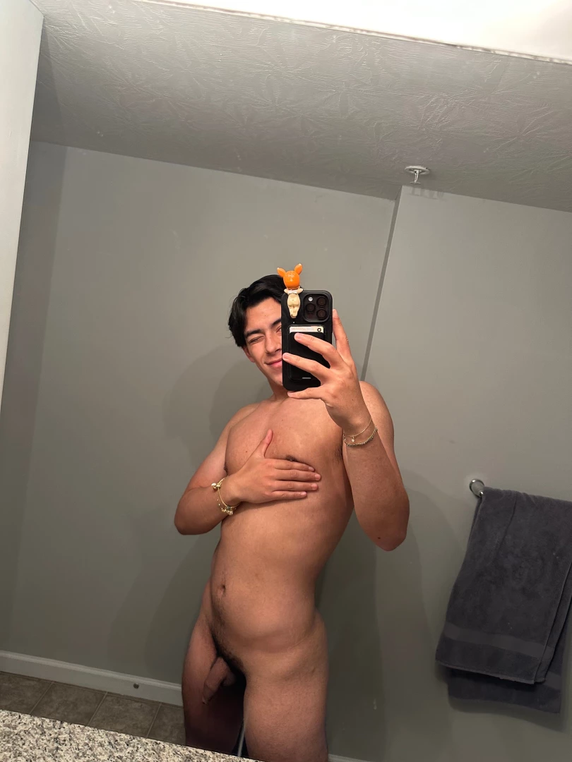 Learning the new angles in my new apartment lol gotta come up with part 1 