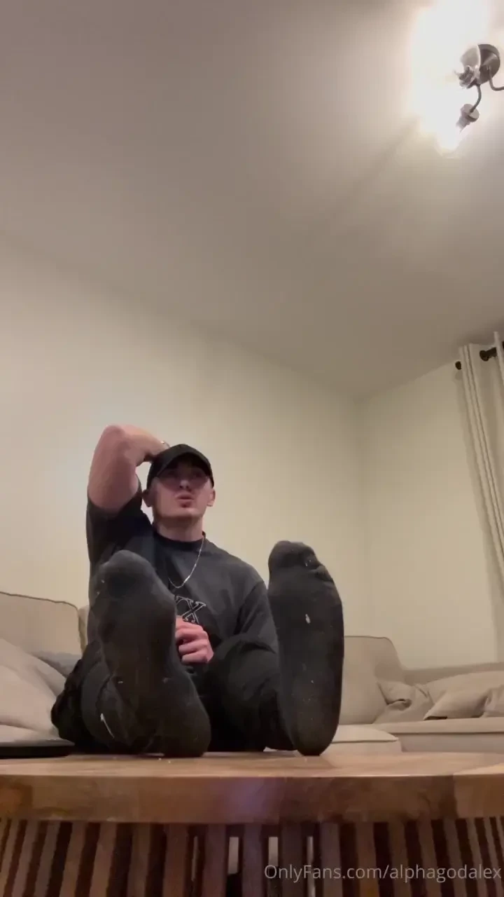 What do we have here a nervous sub on his knees beneath my feet as i 