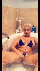 Would love a big cock in my ass