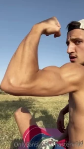 New muscle worship vid