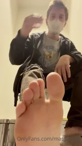 Sneaky foot worship in a hilton