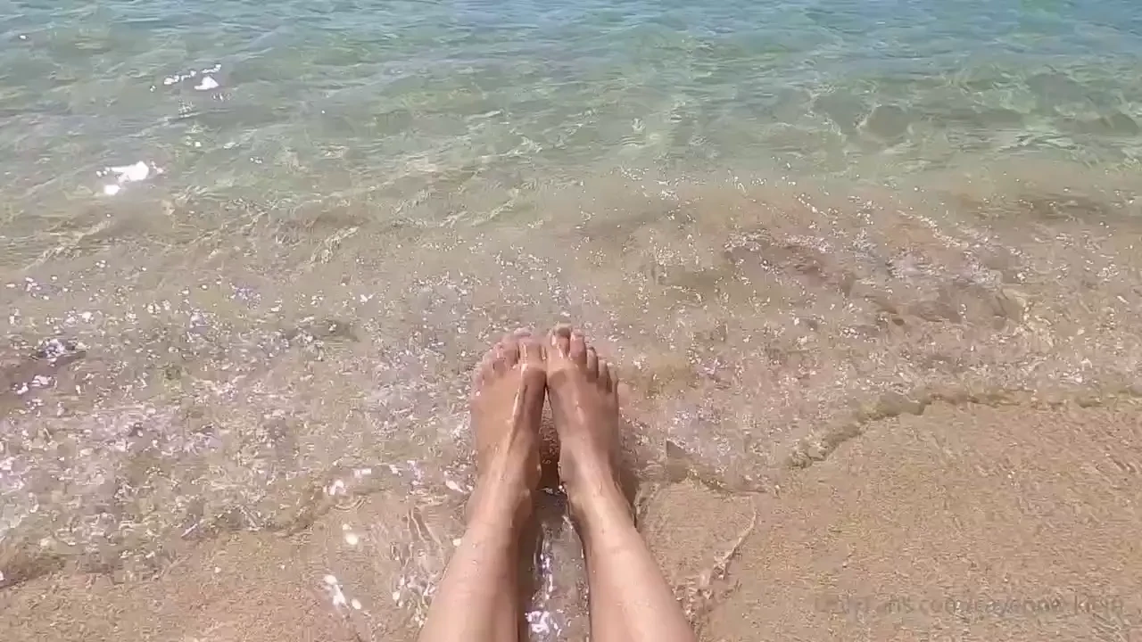 A little tease for the feet lovers this was in guadeloupe this january 