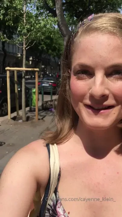 Welcome to my page kisses from sunny budapest 