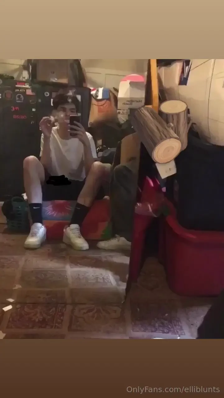 Old video i jerked off with my straight best friend while he was 