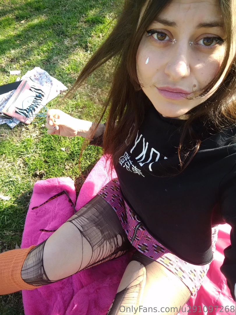 Goodmoring guys let s sext today https onlyfans com beggy_nami 