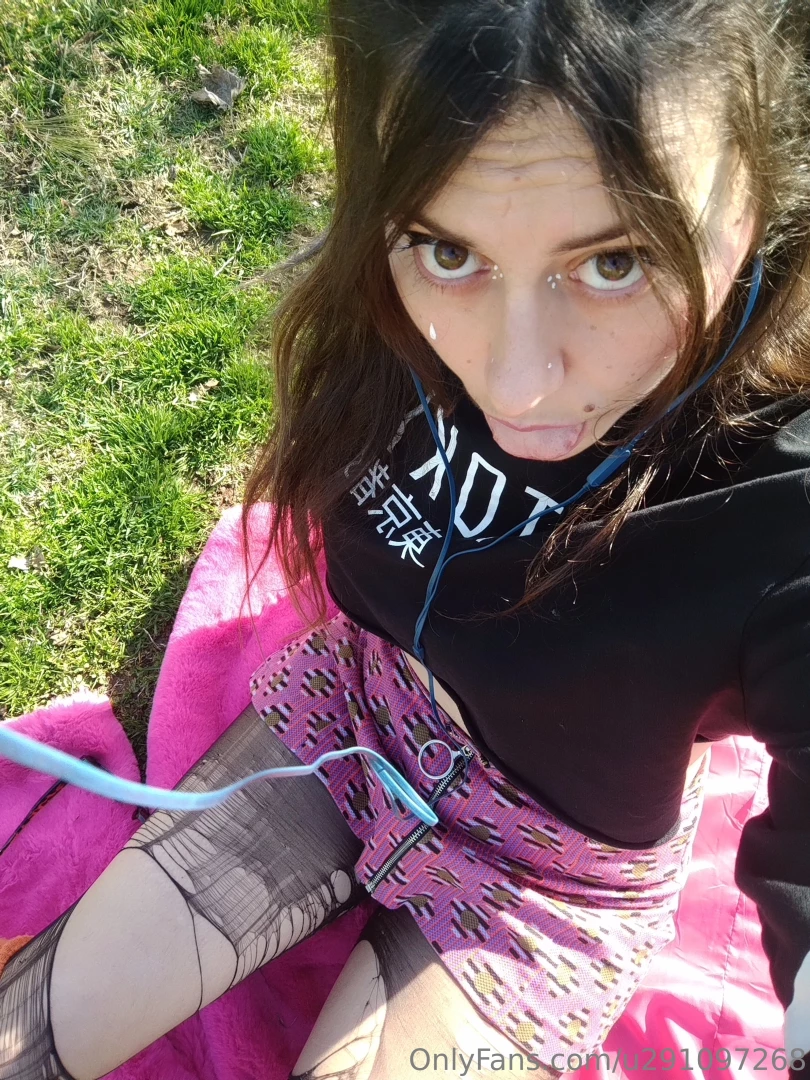 Goodmoring guys let s sext today https onlyfans com beggy_nami part 1 