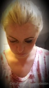 Ever wanted to watch me get ready for bed and remove my makeup to see