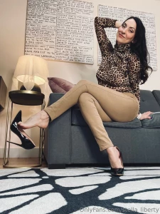 Are you a fan of stiletto pumps like me part 5