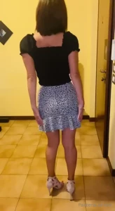 Ero pronta per uscire ma ho pensato che senza mutandine era meglio