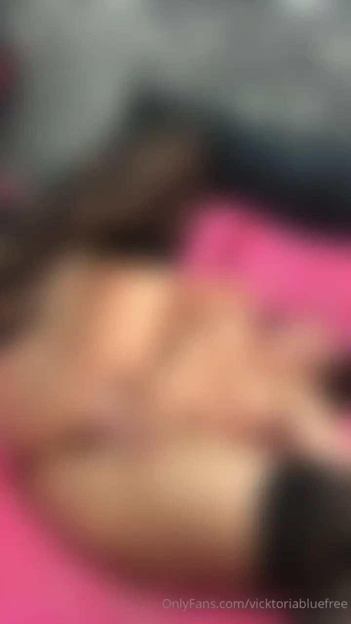 C me preparo con un plug anal cuando estoy lista llega el momento de 
