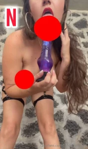 N solo yo mis dedos mi dildo y una mamada que te har querer m s qu part 4