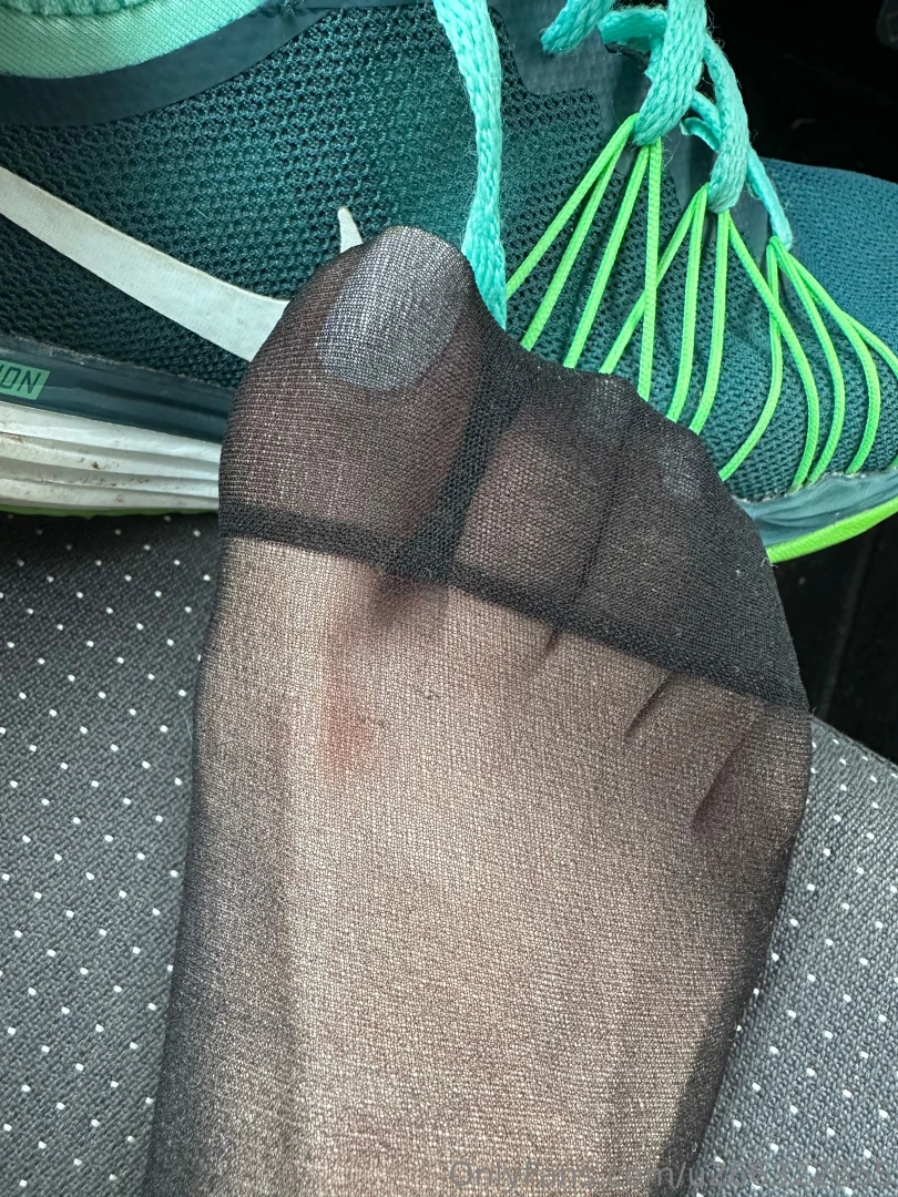 Short fitness session and veeeery sweaty nylons 