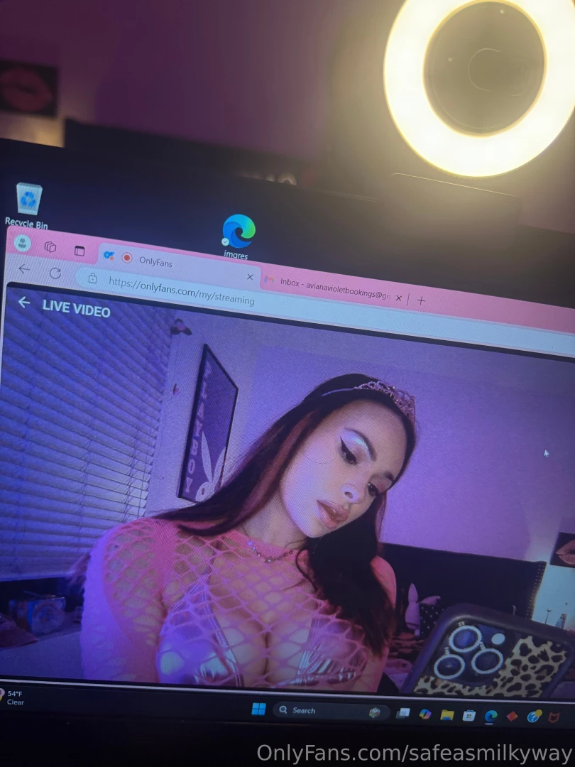 Logging on in 10 mins babes 