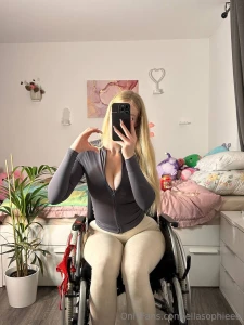 Can you see it if you know what i mean send me for the little surprise