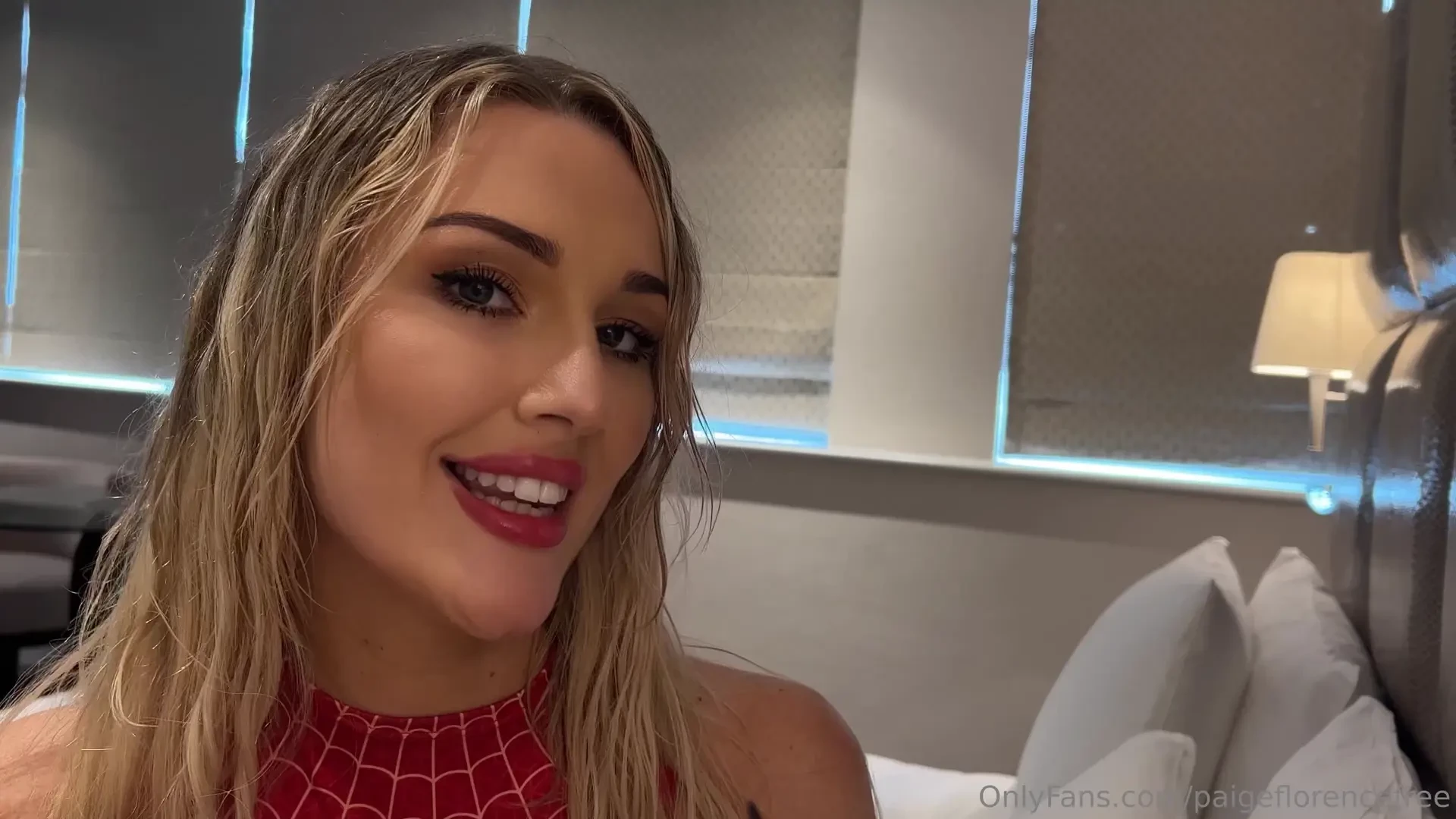 Spider woman came to see you in your hotel i definitely love sucking 