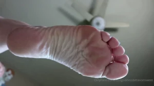 Good boy joi- be a good boy and lick them clean for me while you re