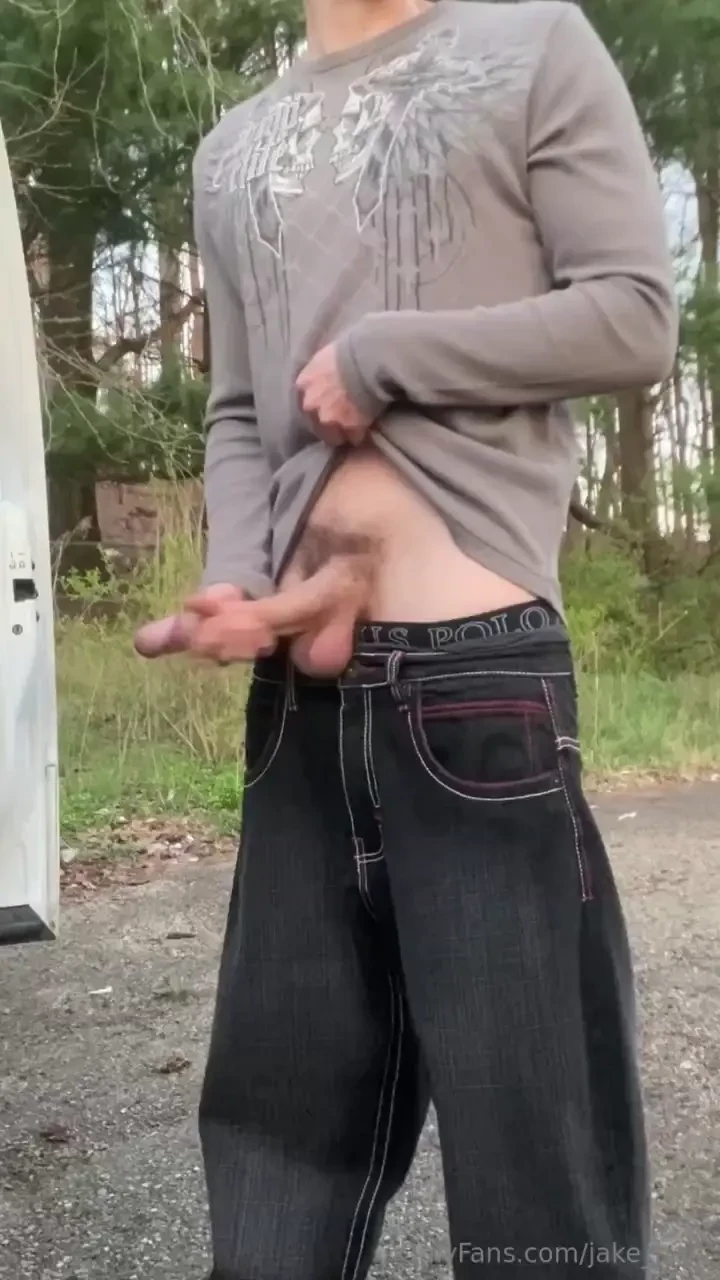 Quick sneaky outdoor bating gets me 