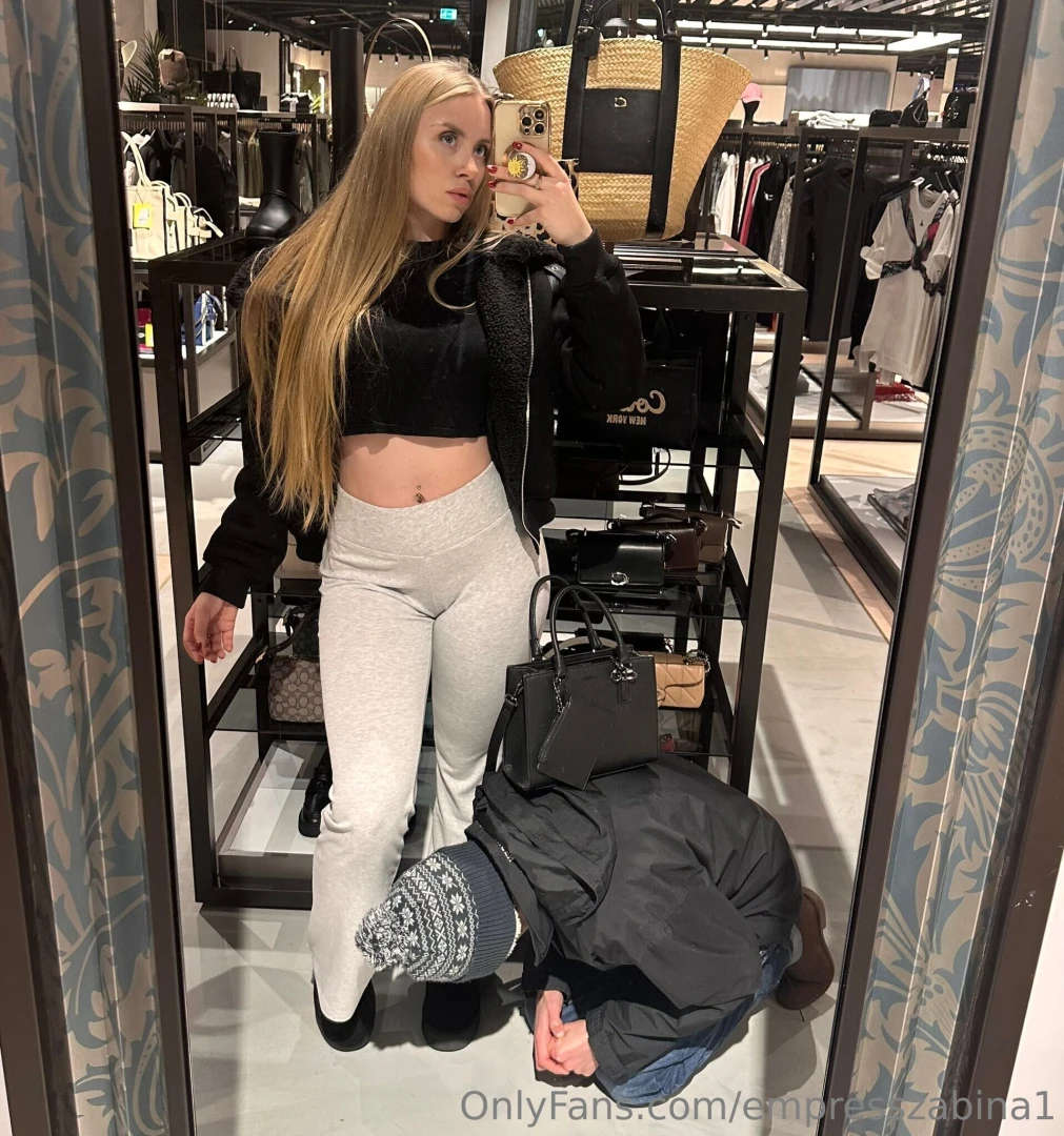 Took this cuck shopping used it as a wallet and a bag rest i always 