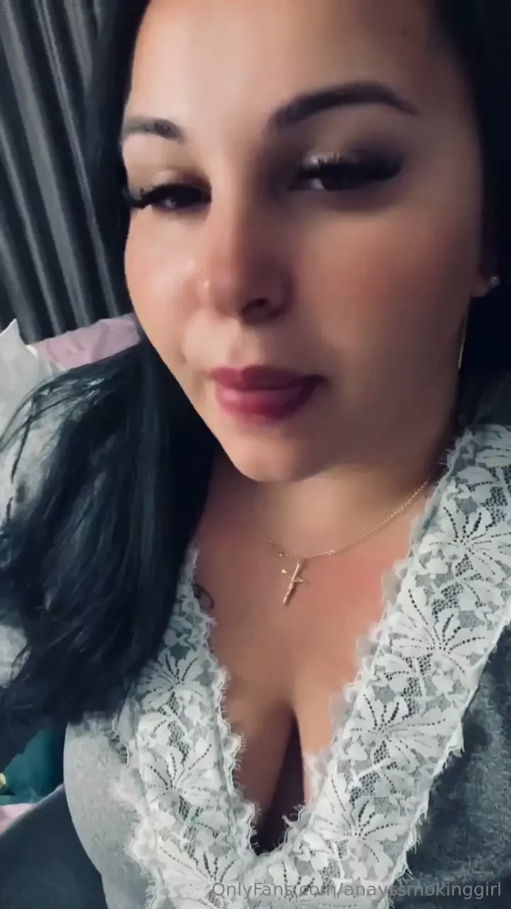Anayssmokinggirl part 14 