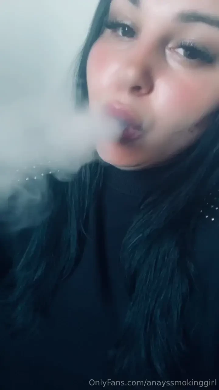 Anayssmokinggirl part 11 