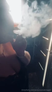 Anayssmokinggirl part 4