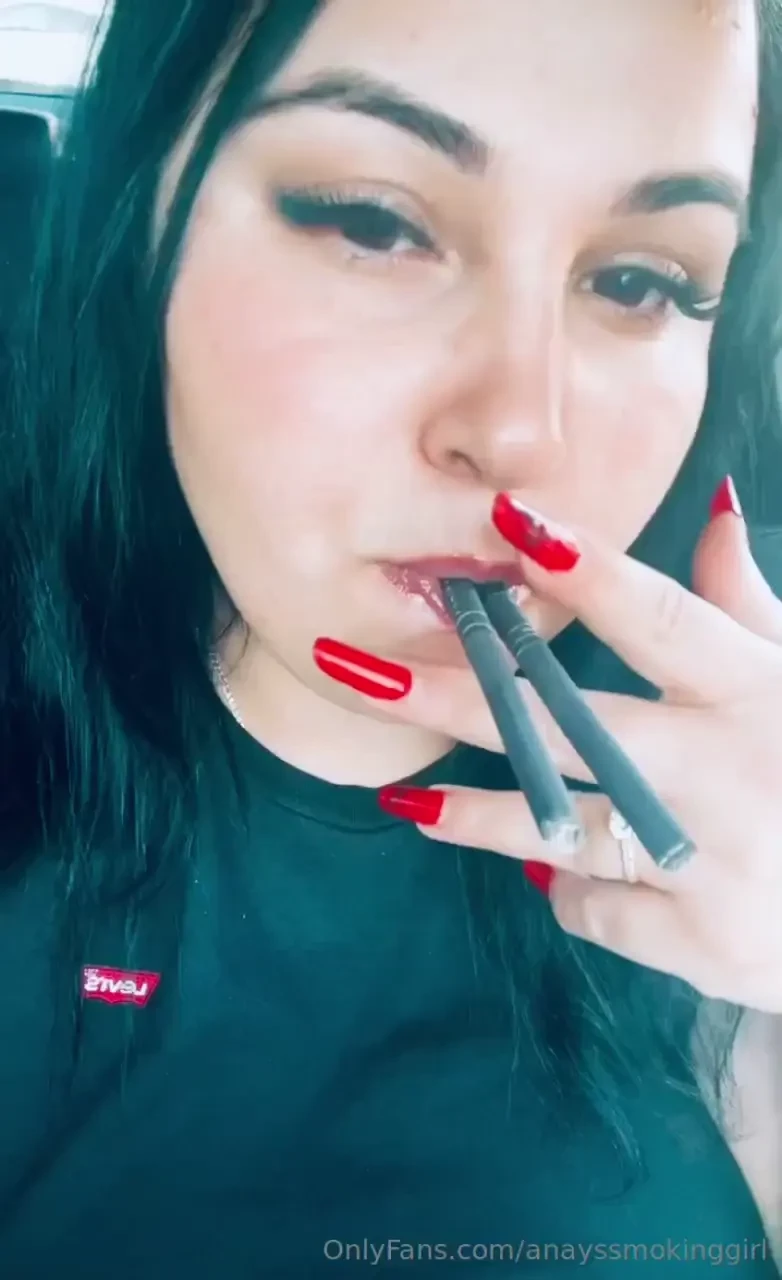Anayssmokinggirl part 3 