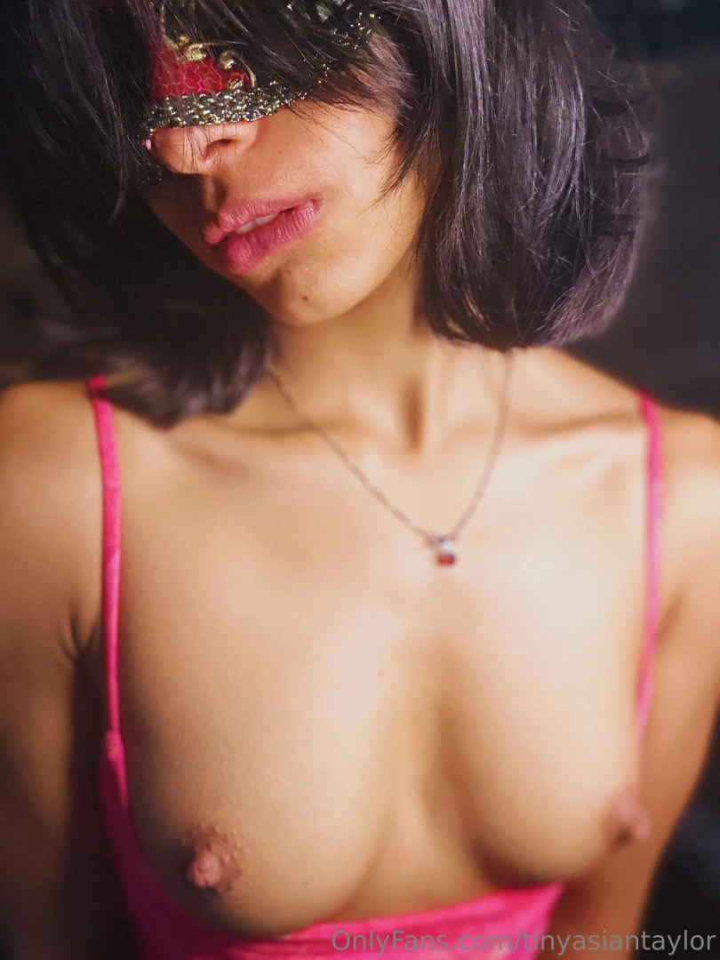 For all you lovers of my tiny boobies 